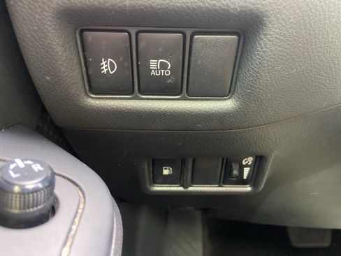Used 2018 Toyota C-HR XLE image 15