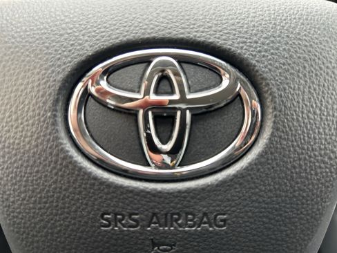 Certified 2025 Toyota Highlander Platinum image 27