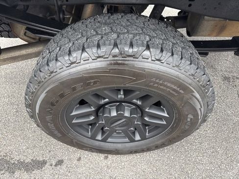 Used 2018 Ford F250 Lariat w/ Lariat Value Package image 9