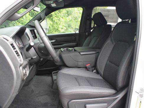 New 2026 RAM 1500 Express AWD/4WD image 17