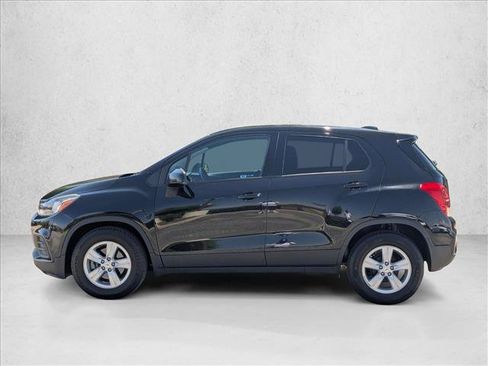 Used 2021 Chevrolet Trax LS w/ Tint and Cruise Package FWD image 9