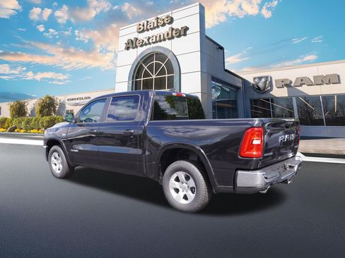 New 2026 RAM 1500 Big Horn AWD/4WD image 9