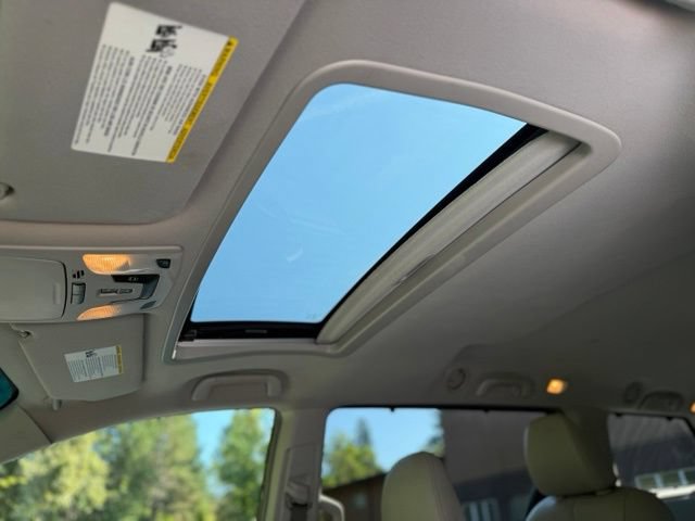 Used 2012 Toyota Sienna XLE FWD image 41