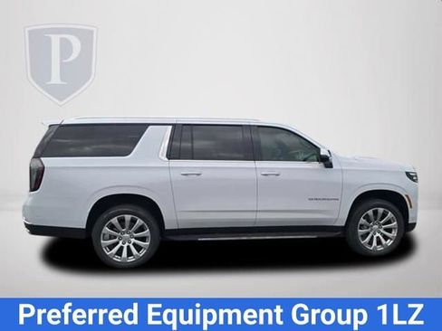 New 2026 Chevrolet Suburban Premier AWD/4WD image 6