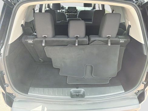 Used 2025 Nissan Pathfinder SV AWD/4WD image 29