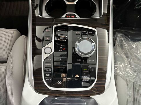 New 2026 BMW X7 xDrive40i w/ Executive Package image 17