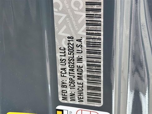 Used 2025 Jeep Gladiator Sport image 30