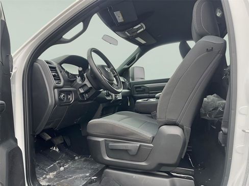 Used 2024 RAM 2500 Tradesman w/ Chrome Appearance Group image 21