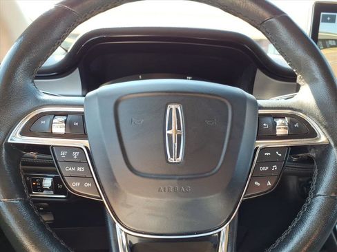 Used 2023 Lincoln Nautilus Standard w/ Premium Package image 19