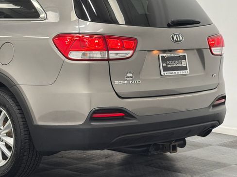 Used 2016 Kia Sorento LX AWD/4WD image 6
