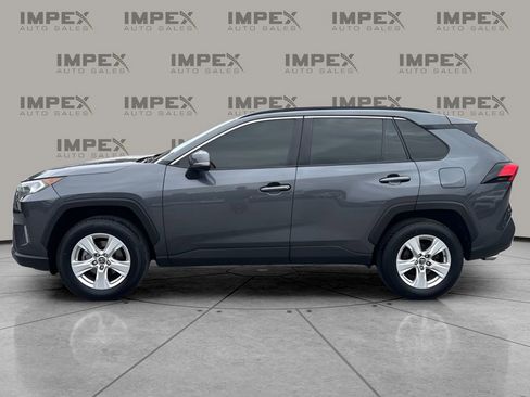 Used 2019 Toyota RAV4 XLE w/ Convenience Package AWD/4WD image 2