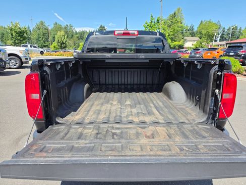 Used 2015 Chevrolet Colorado Z71 AWD/4WD image 9
