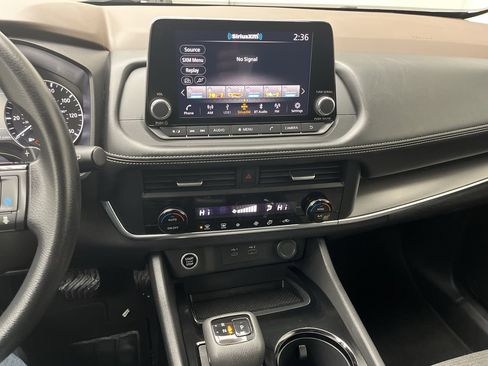 Used 2023 Nissan Rogue SV image 17