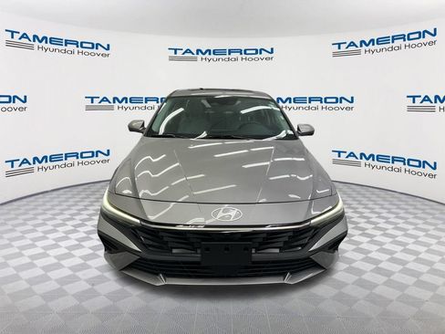 Used 2024 Hyundai Elantra Limited FWD image 8