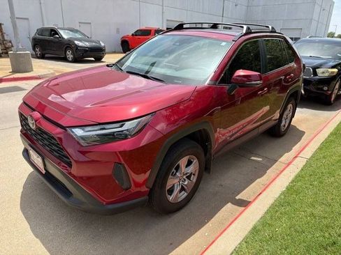 Used 2025 Toyota RAV4 XLE w/ Convenience Package FWD image 2