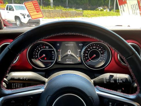 Used 2021 Jeep Wrangler Unlimited Rubicon AWD/4WD image 25