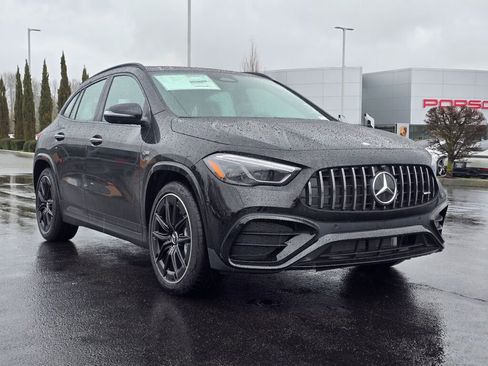 New 2026 Mercedes-Benz GLA 35 AMG 4MATIC image 8