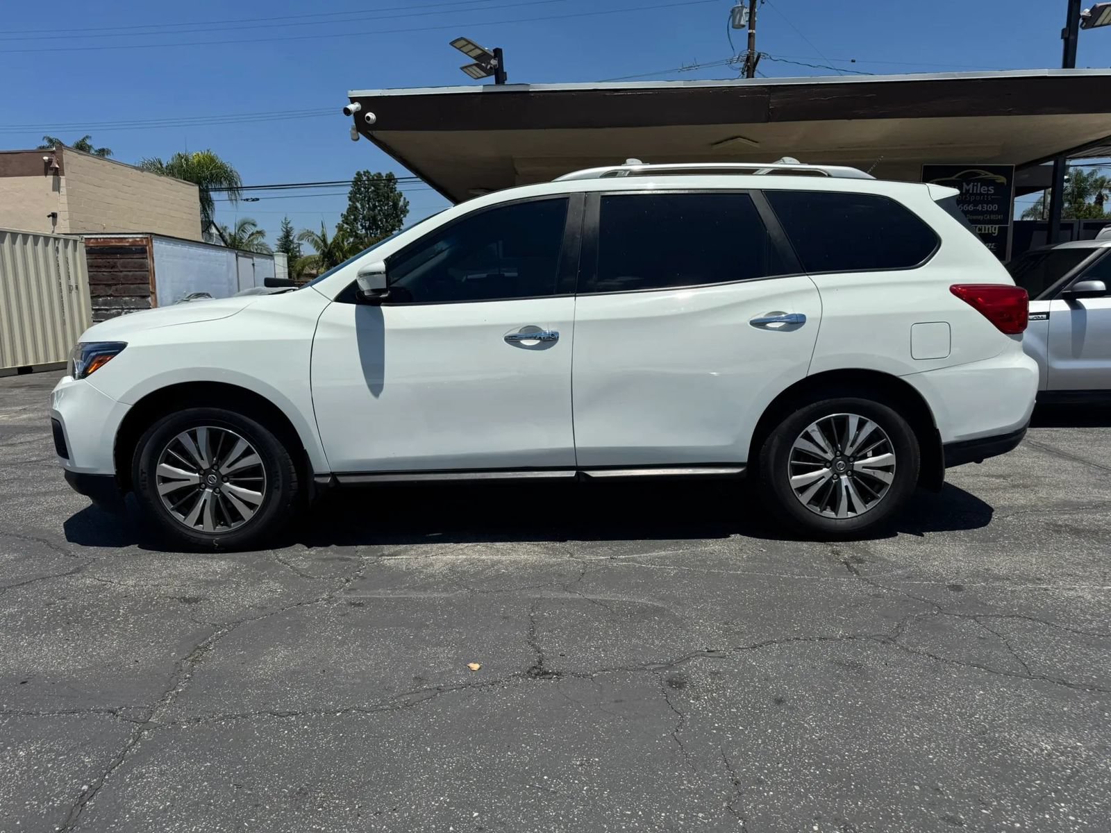 Used 2017 Nissan Pathfinder S FWD image 4