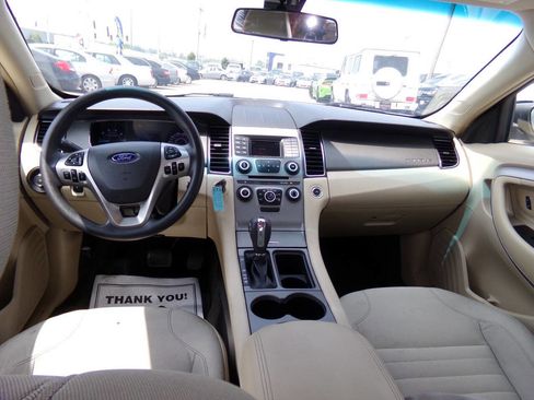 Used 2016 Ford Taurus SE image 12