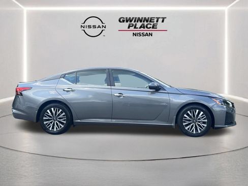 Certified 2023 Nissan Altima 2.5 SV FWD image 27
