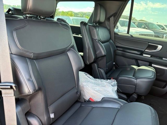 New 2027 Ford Expedition Platinum w/ Stealth Performance Package AWD/4WD image 20