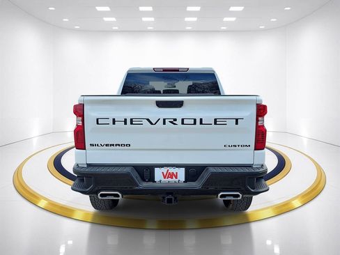 New 2026 Chevrolet Silverado 1500 Custom Trail Boss w/ LPO, Dark Essentials Package AWD/4WD image 7