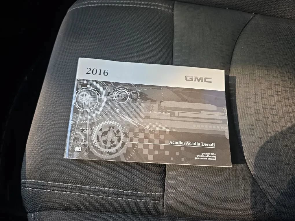 Used 2016 GMC Acadia SLE FWD image 31