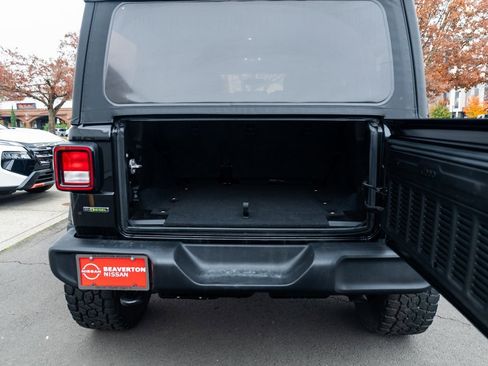Used 2022 Jeep Wrangler Unlimited Sport image 7