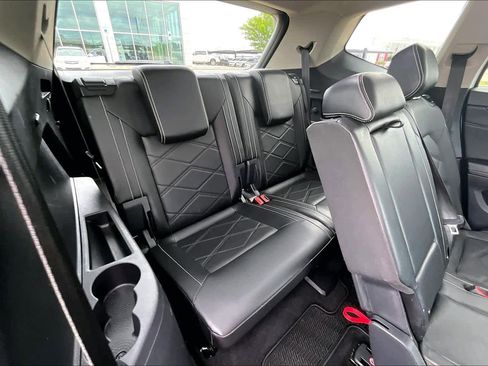 Used 2024 Volkswagen Atlas SE FWD image 34