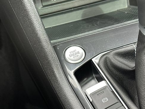 Used 2023 Volkswagen Tiguan SE w/ Panoramic Sunroof Package FWD image 23