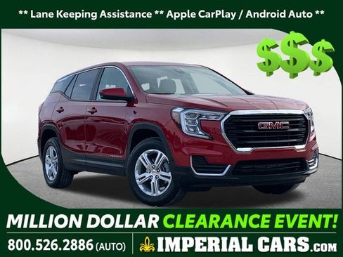 Used 2024 GMC Terrain SLE image 1