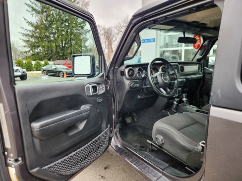 Used 2020 Jeep Wrangler Sport AWD/4WD image 34