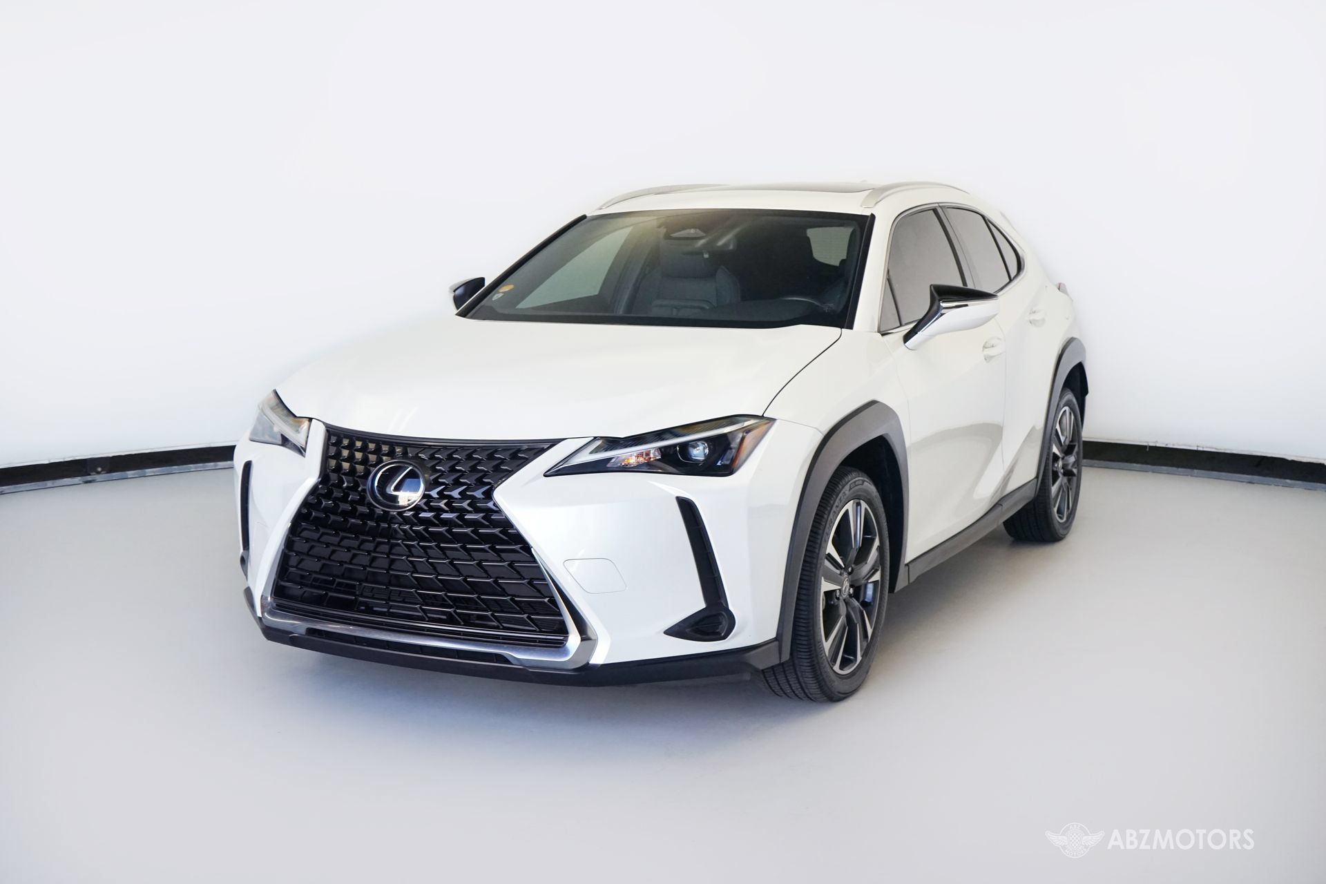 Used 2025 Lexus UX 300h FWD w/ Accessory Package (Z1) image 2