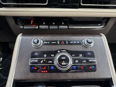 Used 2020 Lincoln Aviator Reserve w/ Equipment Group 201A image 28