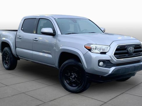 Used 2019 Toyota Tacoma SR5 RWD image 3