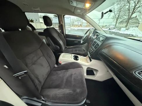 Used 2014 Dodge Grand Caravan SXT image 12