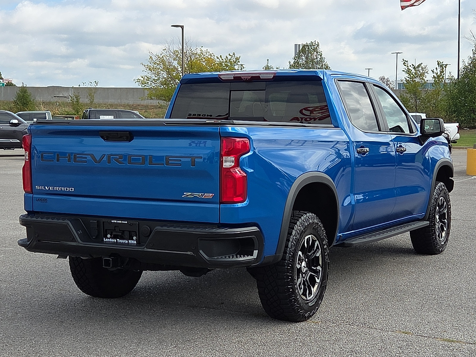 Used 2023 Chevrolet Silverado 1500 ZR2 w/ Technology Package AWD/4WD image 5