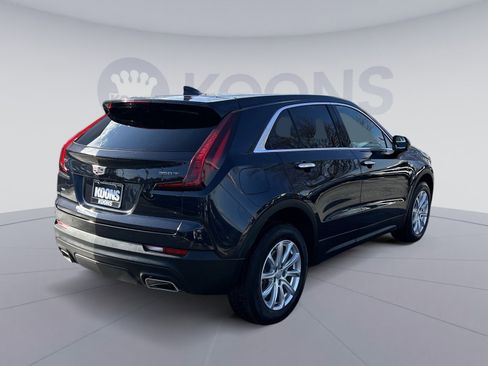 Used 2022 Cadillac XT4 Luxury w/ Cold Weather Package image 7