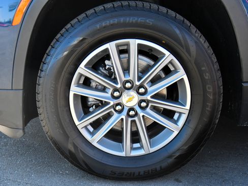 Used 2022 Chevrolet Traverse LT image 12