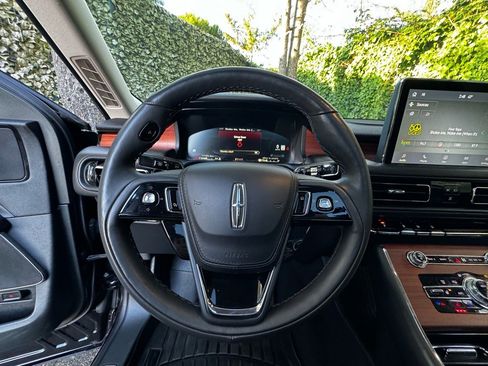 Used 2023 Lincoln Aviator Reserve w/ Jet Package image 11