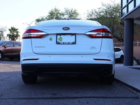 Used 2019 Ford Fusion SE FWD image 12