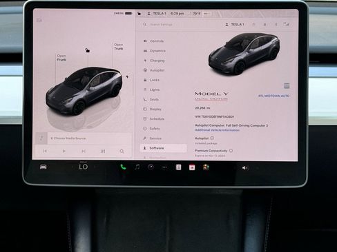 Used 2022 Tesla Model Y Performance image 16