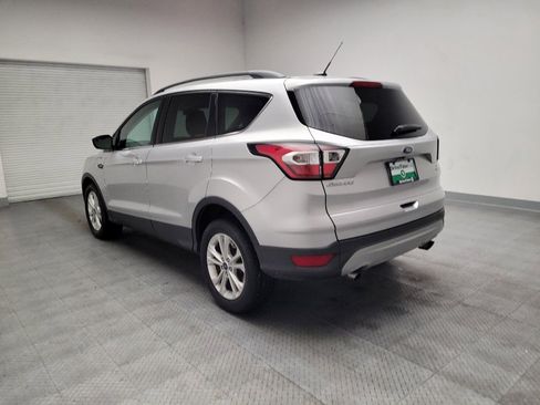 Used 2018 Ford Escape SE FWD image 5