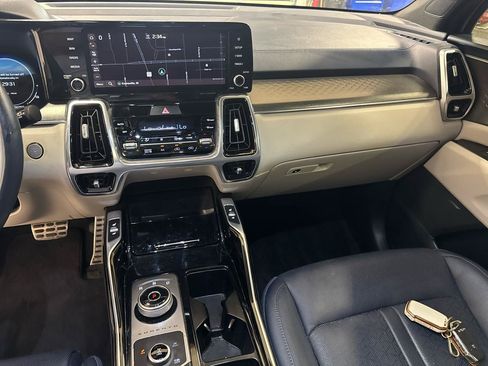 Used 2022 Kia Sorento SX Prestige w/ Panoramic Sunroof Package AWD/4WD image 29
