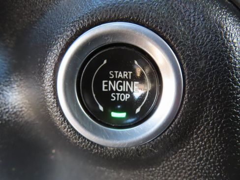 Used 2021 Chevrolet Silverado 1500 LT Trail Boss w/ Bed Protection Package image 8