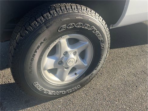 Used 1998 Dodge Ram 1500 Truck 4x4 Club Cab image 7