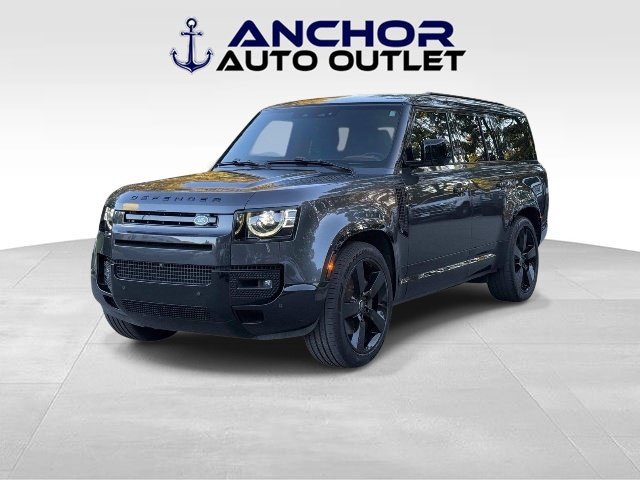 Used 2024 Land Rover Defender 130 X-Dynamic SE AWD/4WD image 4