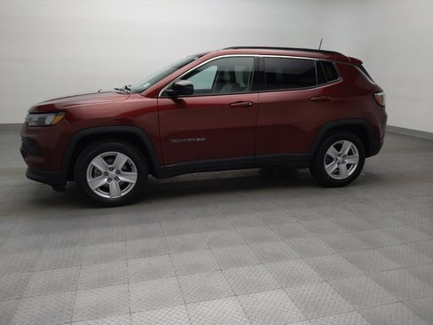 Used 2022 Jeep Compass Latitude image 2