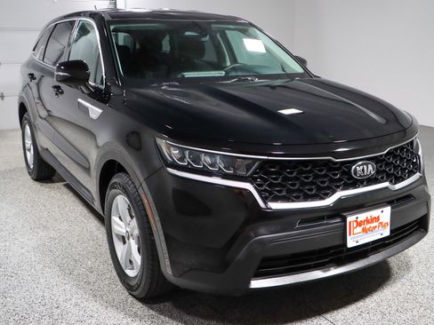 Used 2021 Kia Sorento LX image 5