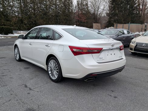 Used 2016 Toyota Avalon Limited w/ Toyota Safety Sense Package image 5